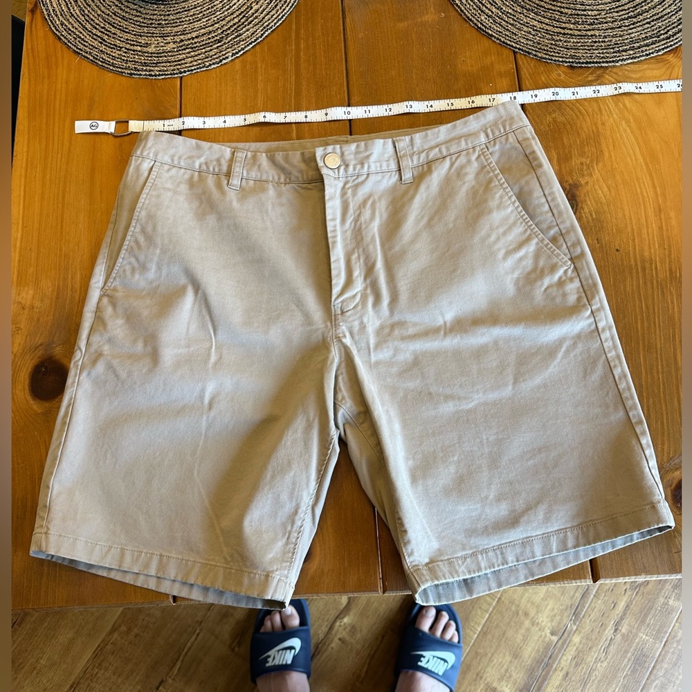 Bonobos size 36 chino stretch short 9” inseam Tan / Khaki